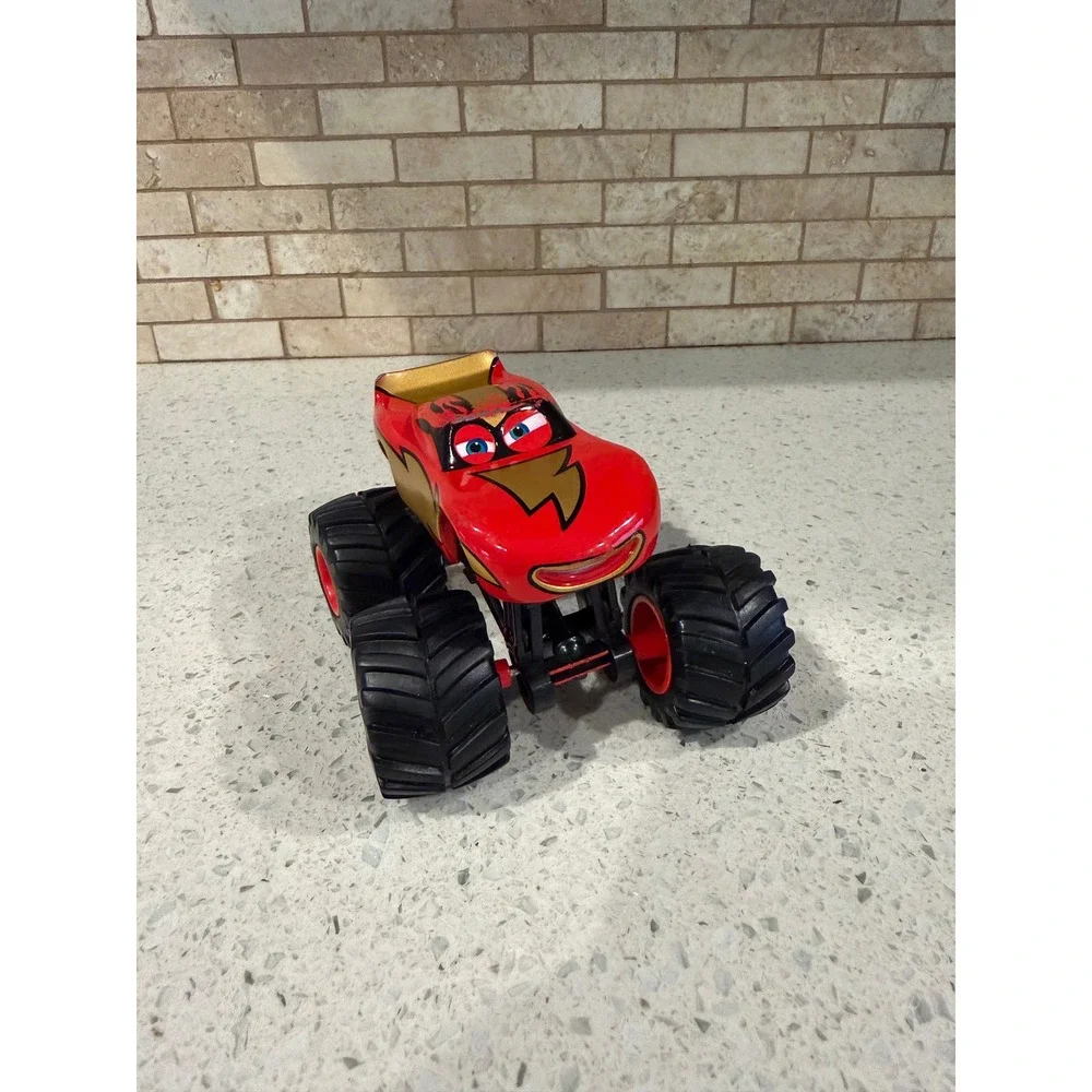 Disney Pixar Cars 1:55 Scale Lightning McQueen Frightening McMean Monster Truck